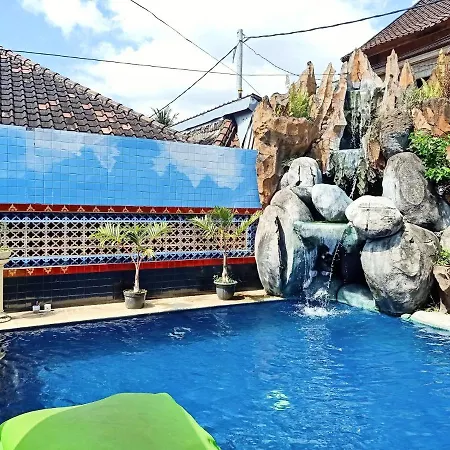 Lovina Palace